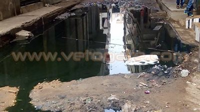 بالصور.. مياه الصرف وأكوام القمامة تغزو شوارع بلبيس في الشرقية