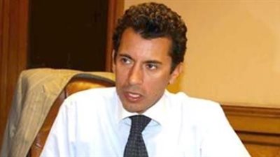 وزير الرياضة يبحث مع مرتضى منصور هاتفيا أزمته مع «كاف»