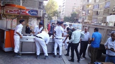 حملات أمنية لغلق المقاهي المخالفة بالبساتين والسيدة زينب