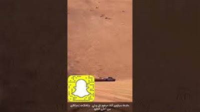 حادث تصادم مروع بين سيارتين يتسبب في انقلاب إحداهما (فيديو)