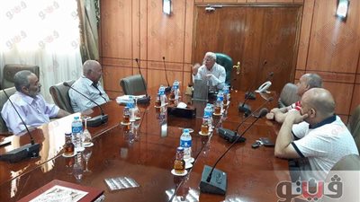 بالصور.. محافظ بورسعيد يبحث سبل الارتقاء بالإنتاج الداجني