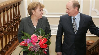 ميركل تُعزّي بوتين وأهالي ضحايا تفجير بطرسبورج برسالة مؤثرة