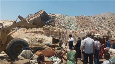 بالصور.. عشوائيات الغردقة تطفئ بريق ملكة المدن السياحية