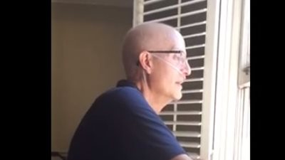 بالفيديو.. 23 مليون مشاهدة لغناء 400 طالب لمعلم يحارب السرطان