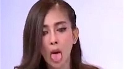 بالفيديو والصور.. عفريت آكل للحوم البشر يهاجم ممثلة على الهواء