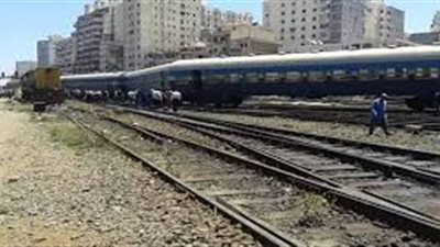 سقوط عجلة قطار دمياط.. و«السكك الحديدية» تعتذر للركاب