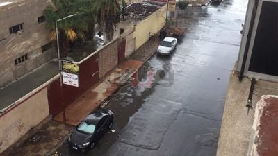 بالصور.. رعد وبرق في سماء بورسعيد تزامنا مع هطول الأمطار