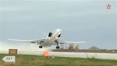 بالفيديو.. قاذفات قنابل تستعد لشن غارة في سوريا