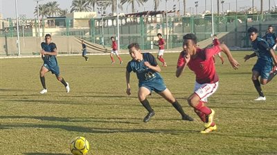 الأهلي 2002 يتعادل مع إنبي بدوري القطاعات في حضور ربيع ياسين