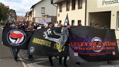 مظاهرة في ألمانيا لنبذ الكراهية والدعوة للترحيب باللاجئين