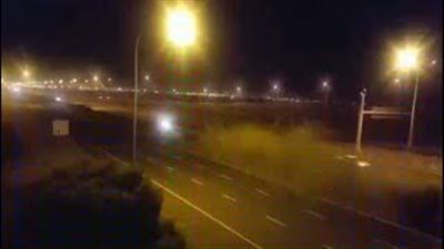 نهاية مفجعة لسيارة تسابق سيارتين بسرعة جنونية (فيديو)