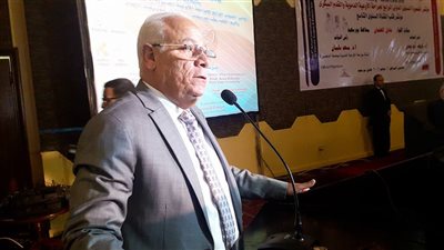 بالصور.. محافظ بورسعيد يفتتح المؤتمر السنوي التاسع لقلب القناة