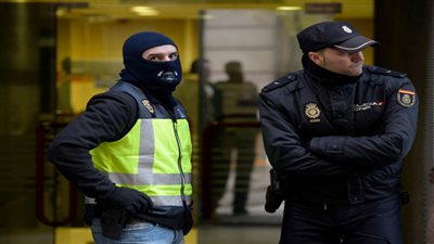 إسبانيا تعتقل شخصين قاتلا مع الأكراد ضد 