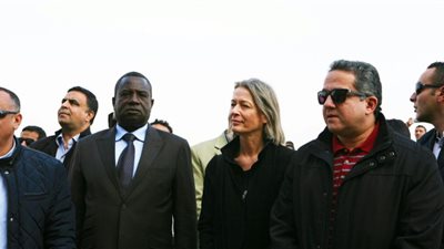 وزير الآثار يتفقد آخر مستجدات مشروع تطوير هضبة الأهرامات (صور)