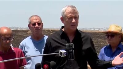 جانتس: إسرائيل تفقد الردع ويجب أن نجعل غزة أكثر سوادًا