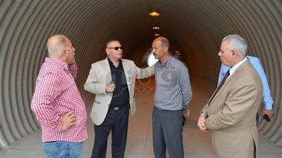 السكرتير العام لمحافظة الإسماعيلية يتفقد نفق المشاة الجديد