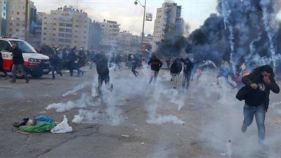إصابة عشرات الفلسطينيين خلال اشتباكات مع قوات الاحتلال