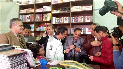 بالصور.. عصام بطاح يوقع «الكلام التمام» بمعرض القاهرة للكتاب