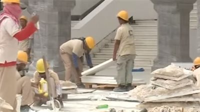 بالفيديو.. سر احتفاظ أرضية الحرم المكي ببرودتها