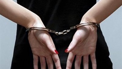 ضبط فتاة بحوزتها ٧٠٠ قرص تامول بكمين سفاجا