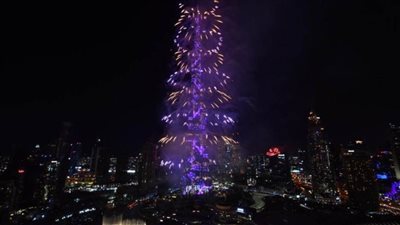 احتفال مبهر في برج خليفة برأس السنة الميلادية| فيديو وصور