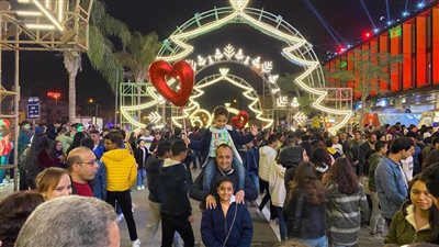 رقص شرقي في احتفالات رأس السنة بالتجمع الخامس | فيديو وصور