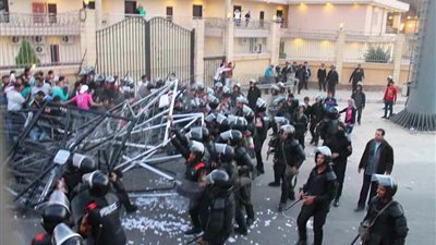 ضحايا تشجيع كرة القدم على الكافيهات.. وفاة شاب وإصابة آخر أثناء مشاهدة مباراة الأهلي في السلام.. كسر جمجمة شخص بسيخ شاورما بمدينة نصر.. وقتيل كافيه «كيف» بمصر الجديدة الأشهر