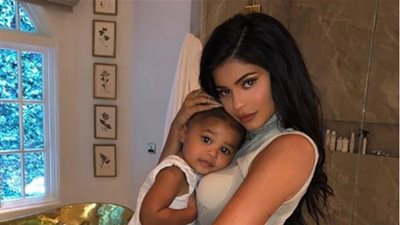كايلي جينر بعد وضعها طفلا عمره 17 شهرا: 