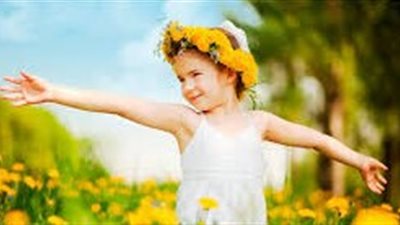 5 نصائح تحمي بشرة طفلك من أشعة الشمس في الصيف