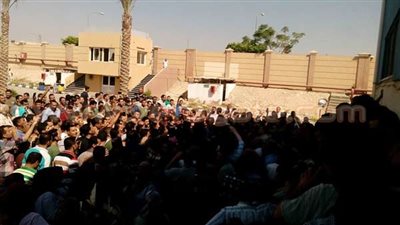 اعتصام عمال «كي سي جي» بـ«العاشر» للمطالبة بتحسين أوضاعهم