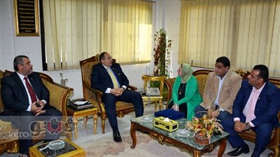 بالصور.. محافظ سوهاج يستقبل وفد اللجنة البارالمبية لبحث التعاون