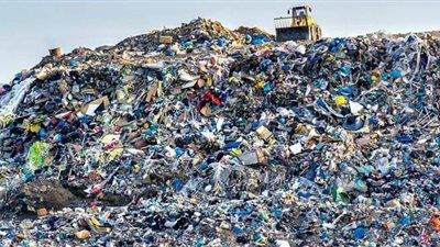 مافيا النفايات الخطرة.. الإسكندرية: تعلمنا الدرس من انفجار لبنان.. 13 محرقة بالقليوبية.. والدقهلية تطارد شاحنات الموت