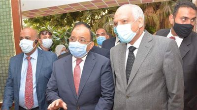 محافظ الجيزة يصل لجنة 