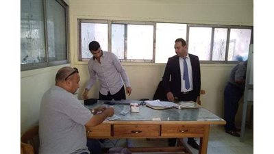 مستشار بلجنة الأورمان بالعجوزة يساعد الناخبين بانتخابات النواب 2020 | صور وفيديو