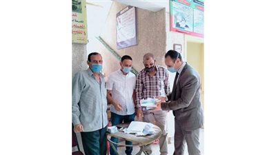 رغم مرضه.. مسن يدلي بصوته فى انتخابات النواب بسوهاج ا فيديو وصور