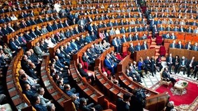 فرنسا تمدد حالة الطوارئ الصحية حتى فبراير