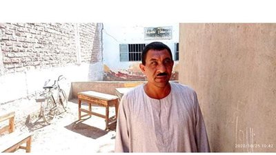 كفيف يدلي بصوته فى انتخابات مجلس النواب بقنا | صور