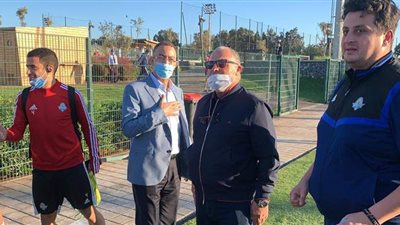 أبو ريدة يصطحب لقجع لتحية بعثة بيراميدز | صور