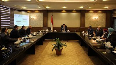 وزير الرياضة يطالب بسرعة تجهيز صالات بطولة العالم لليد