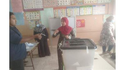 في اليوم الثاني.. توافد مكثف للسيدات أمام لجان ناهيا للإدلاء بأصواتهن | صور