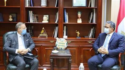 وزير السياحة يبحث مقترح تنظيم معارض مؤقتة للآثار في الدنمارك
