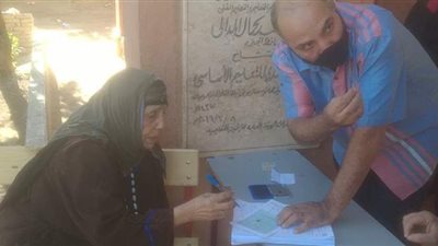 الحاجة نجاة (88 سنة) تدلي بصوتها في ناهيا | فيديو