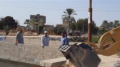 رئيس مدينة القصاصين بالإسماعيلية يتابع مشروعات الصرف الصحي وتبطين الترع | صور