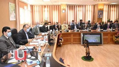 محافظ الشرقية يشدد على سرعة الانتهاء من إجراءات تقنين أراضي أملاك الدولة