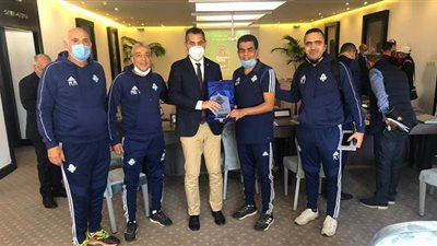 كاف يشكر الجهاز الطبي لبيراميدز خلال الاجتماع الفني لمباراة نهائي الكونفدرالية