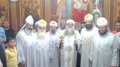 الأنبا تكلا يدشن 3 مذابح بدير 