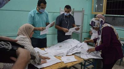 الحصر العددي لأصوات المرشحين باللجنة الفرعية رقم 57 بكرداسة طايع 165 وشرف الدين 63