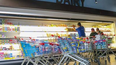 هايبر ماركت بالمنوفية يرفع المنتجات الفرنسية نُصرة لرسول  الله