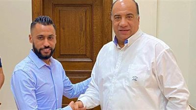 السلحدار: عاشور تعرض لظلم من الأهلي.. وانتقاله للاتحاد 