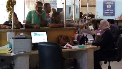 رئيس مدينة القنطرة شرق يشدد على الموظفين حسن معاملة المواطنين| صور